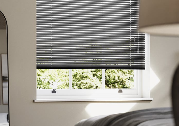 Wow Factor, Urban Obsession - Venetian Blind - Image 5